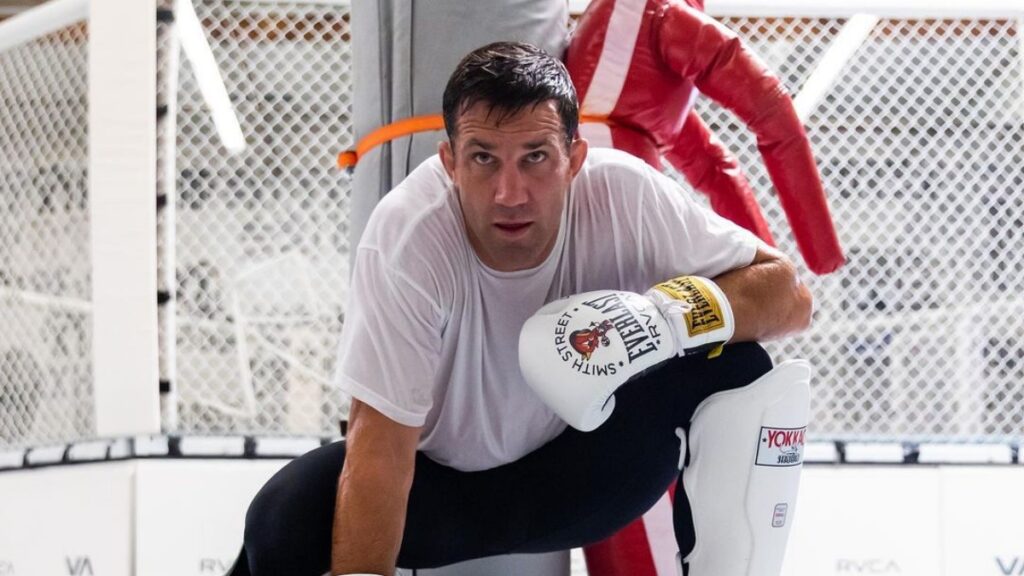 Luke Rockhold Sean Strickland