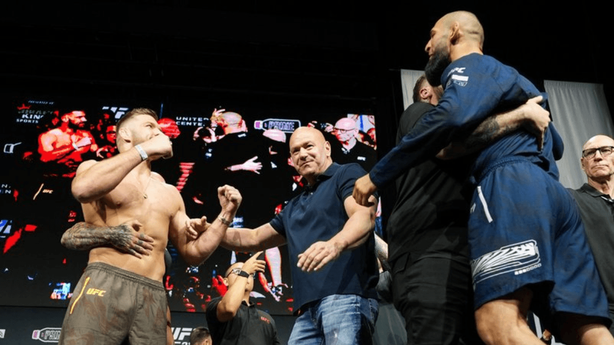 Dricus Du Plessis faces off with Khamzat Chimaev